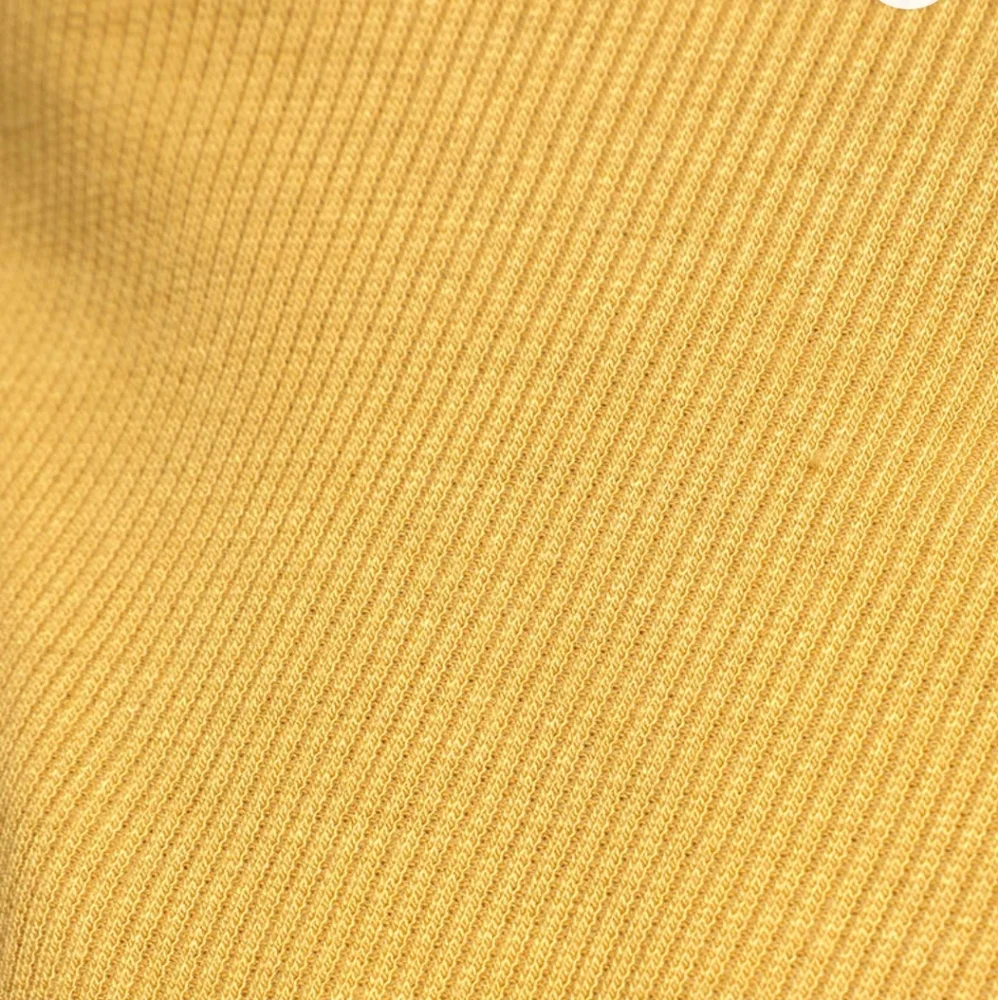 Lulu's Ribbed Slit Back Cropped Tee - Picture 4 of 4